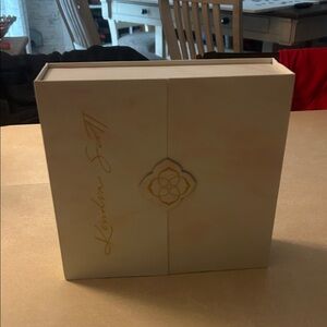 Kendra Scott advent calendar